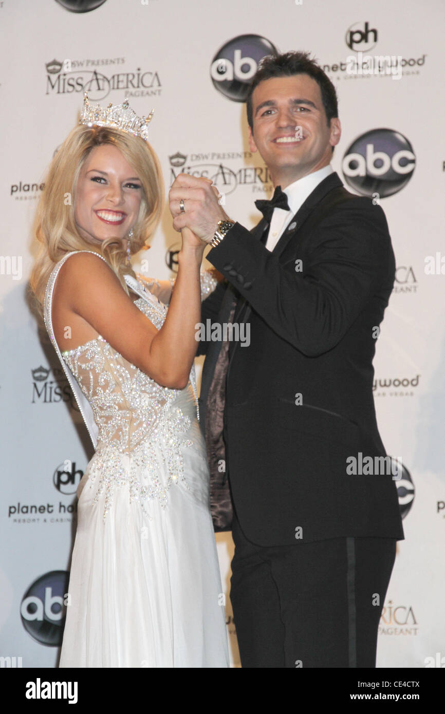 Teresa Scanlan, Tony Dovolani Miss America 2011 Conférence de presse au Planet Hollywood Resort and Casino Las Vegas, Nevada - 15.01.11 Banque D'Images