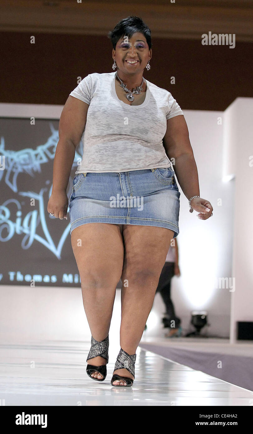 Participant a la modele de taille plus grande ligne de denim Denim Luv Fashion Show de l Islander Ballroom au Mandalay Bay Resort and Casino. Big Luv Denim est une marque unique le
