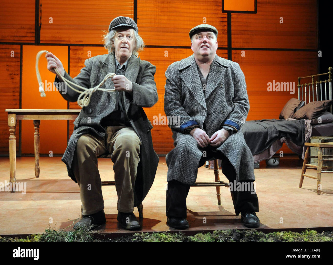 Patt et Tom Hickey courte répéter leurs rôles comme les garçons Josey et Mick dans la pièce 'Boss Grady's Boys' au Gaiety Theatre de Dublin, Irlande - 31.08.10. Banque D'Images