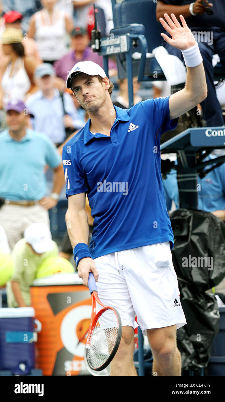 Andy Murray Andy Murray (GBR) est en concurrence contre Dustin Brown (JAM) au cours d'un match du tournoi le jour 5 de l'US Open 2010 à l'Arthur Ashe Stadium de l'USTA à Flushing, Queens. Murray gagne avec un score de 7-5 6-3 6-0. La ville de New York, USA - 03.09.10 Banque D'Images