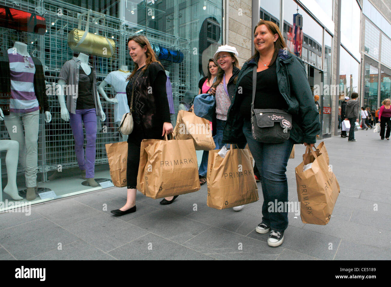 Liverpool , Royaume-Uni Dans et autour du shopping centre de Liverpool Liverpool One y compris Banque D'Images