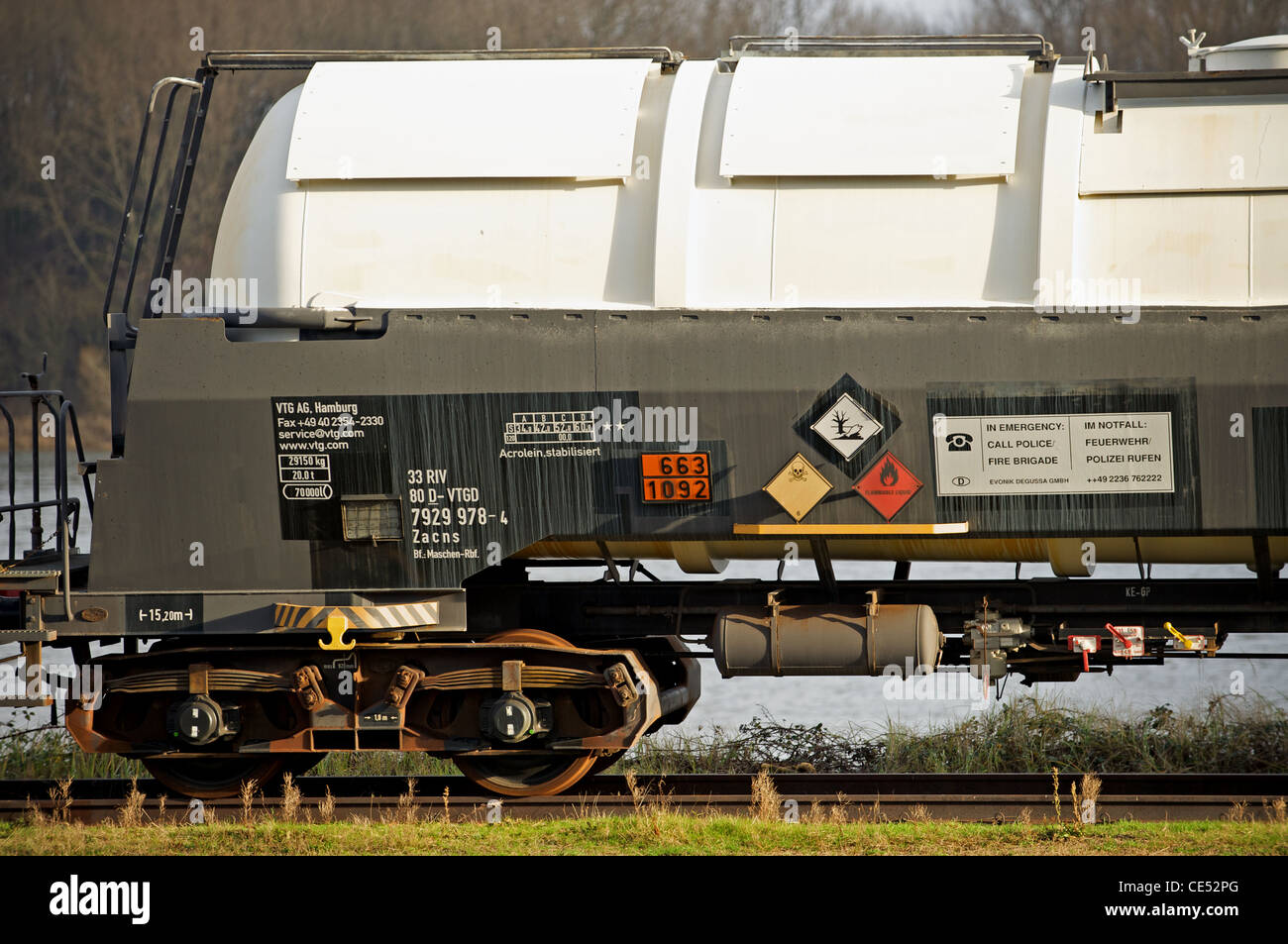 Railway pétrolier chargé de l'acroléine une substance toxique utilisé dans l'industrie des plastiques, Wesseling, Cologne, Allemagne. Banque D'Images