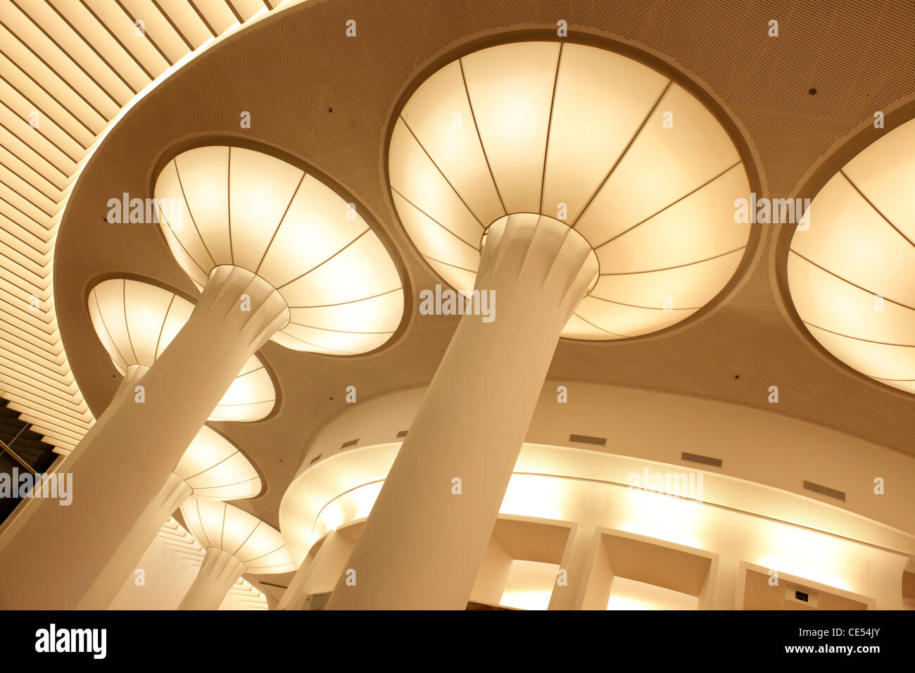 Intérieur du théâtre Habima restauré le théâtre national d'Israël redessiné par l'architecte RAM Karmi situé sur la place Habima au centre de tel Aviv Israël Banque D'Images