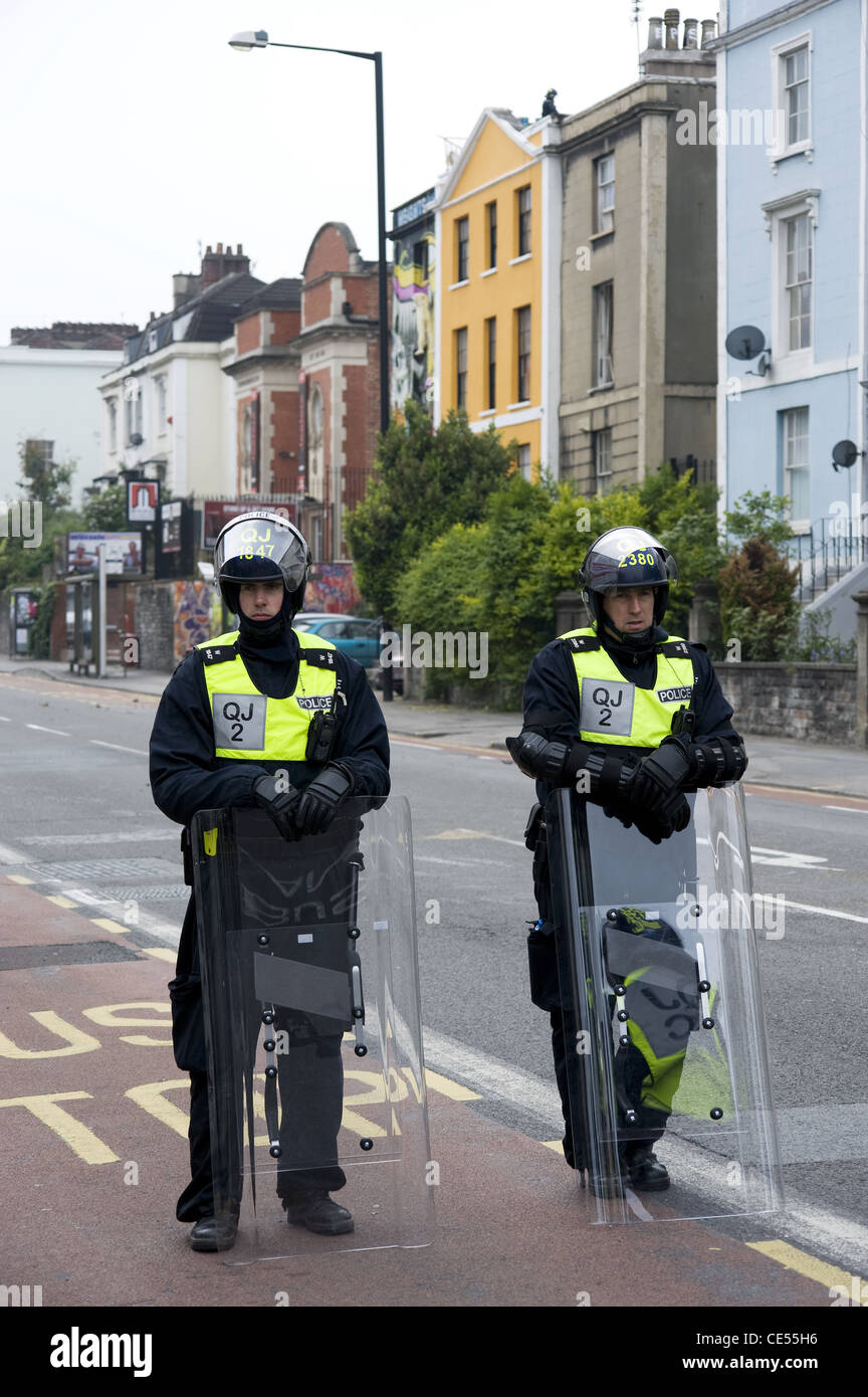 La police anti-émeute sur Stokes Croft, Bristol - EDITORIAL UTILISEZ UNIQUEMENT Banque D'Images