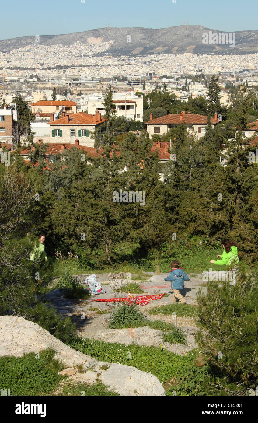 Lundi, à nettoyer la colline Filopappou, Athènes, Attique, Grèce Banque D'Images
