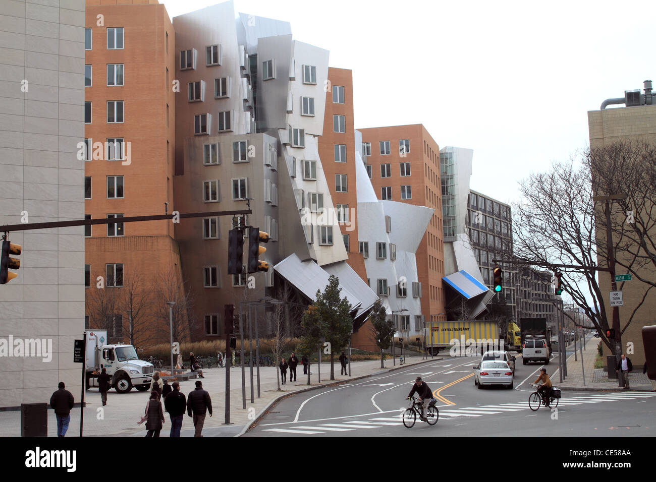Stata center sur le campus de l'Institut de technologie de Massachusetts à Cambridge, Massachusetts. Banque D'Images