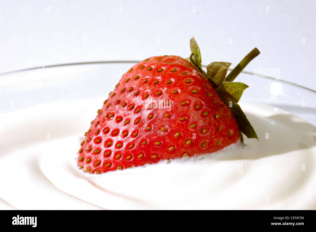 Libre d'une fraise appétissante crème Banque D'Images