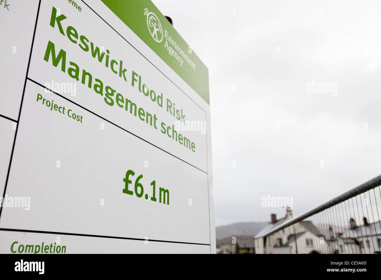 De nouveaux moyens de défense contre les inondations en cours de construction à Keswick après la désastreuse inondation de 2009, Lake district, UK. Banque D'Images