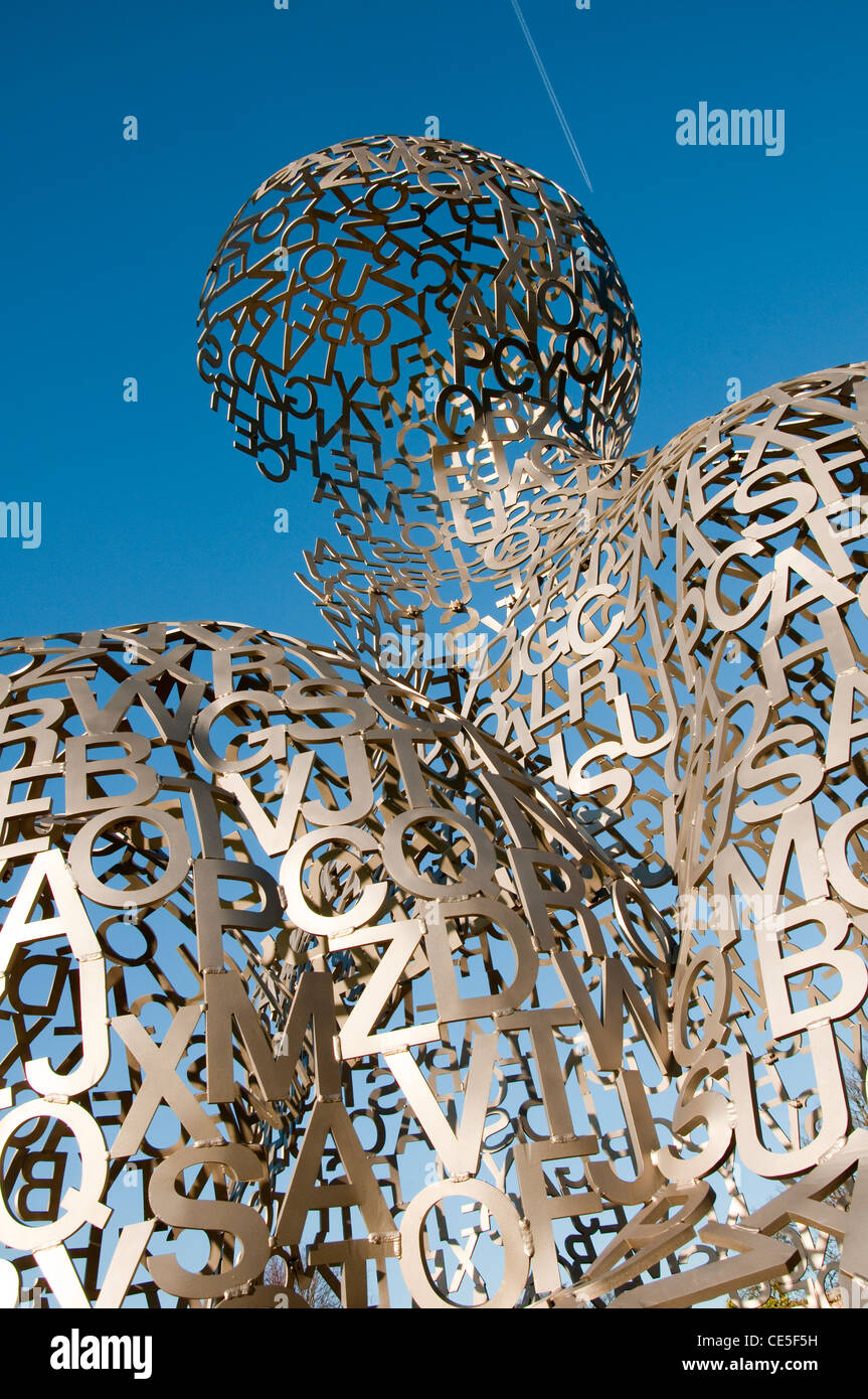 Chambre des connaissances par Jaume Plensa à ll'Yorkshire Sculpture Park à West Bretton, Wakefield Yorkshire Angleterre UK Banque D'Images