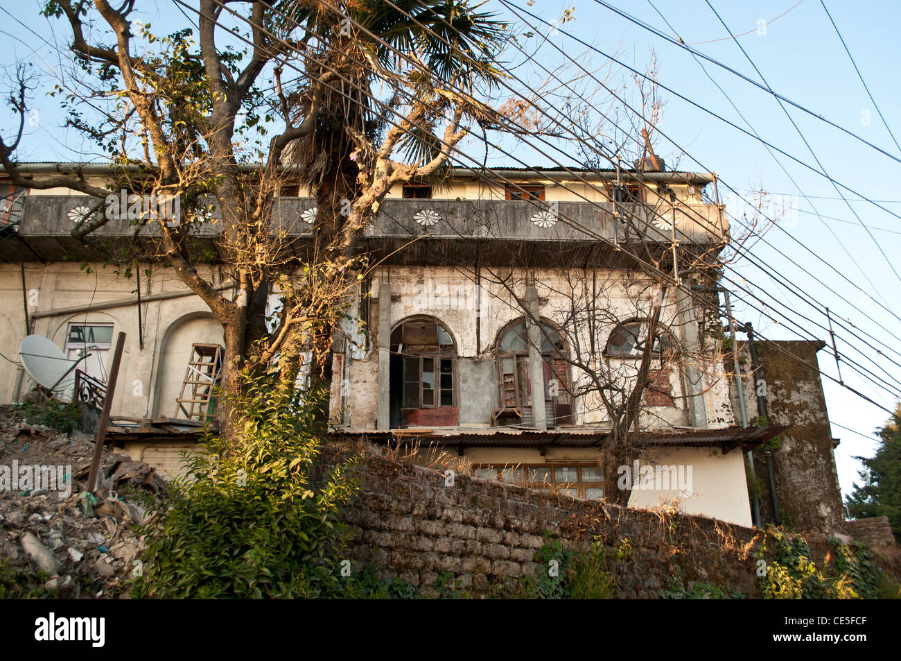 Maison délabrée, Mussoorie, Uttarakhand, Inde Banque D'Images