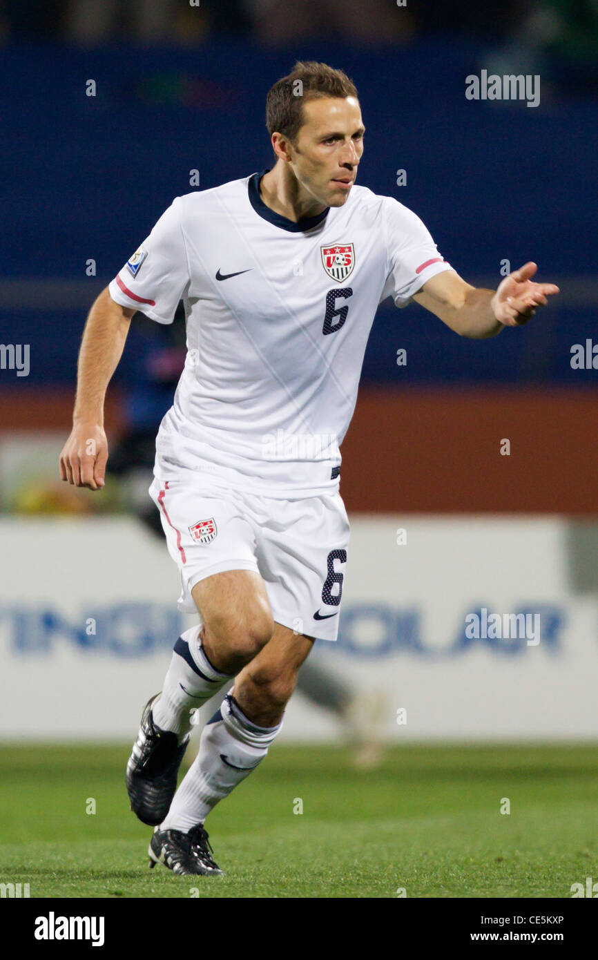 Steve Cherundolo des États-Unis en action lors d'un tour du monde de la FIFA 2010 du 16 match contre le Ghana. Banque D'Images