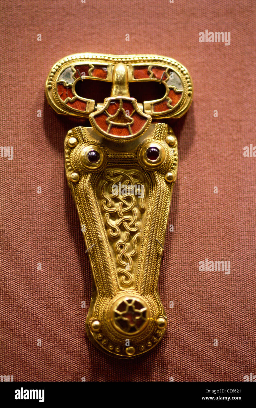 Boucle de ceinture en or antique avec motif en relief de la dynastie Tang