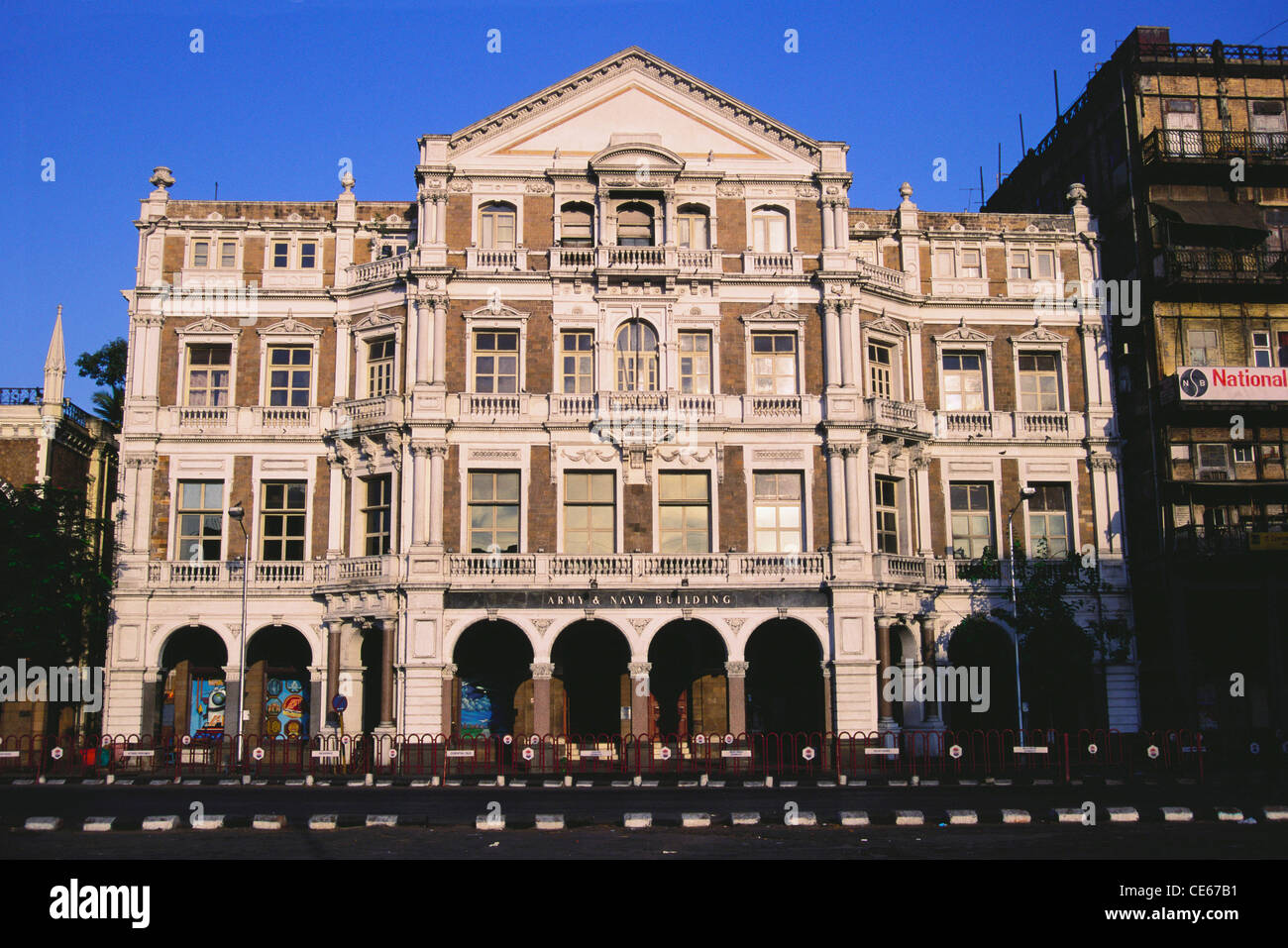 Bâtiment de l'armée et de la marine ; Kalaboda ; Bombay ; Mumbai ; Maharashtra ; Inde ; Asie Banque D'Images