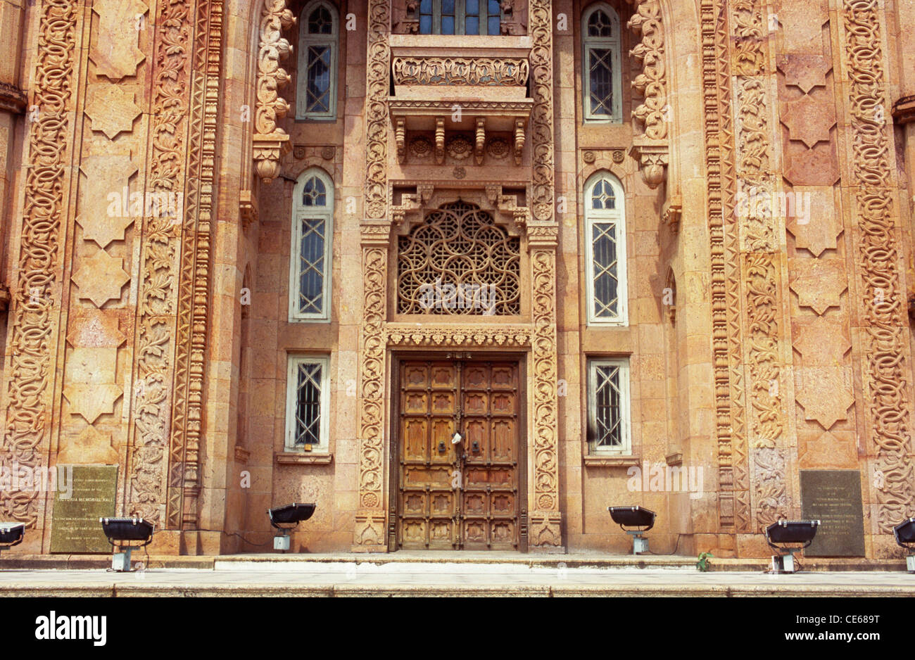 Sa façade est décorée sculptés en pierre national art gallery Musée commémoratif Victoria ; gouvernement du Tamil Nadu en Inde ; Banque D'Images