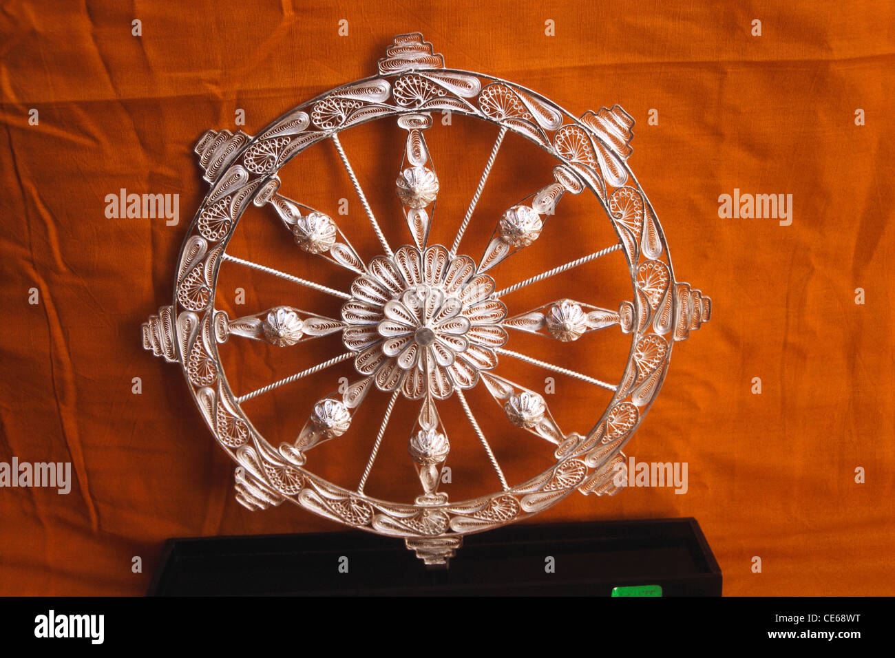 Artisanat en filigrane de roue de Konarak en argent ; Orissa ; Odisha ; Inde ; asie Banque D'Images