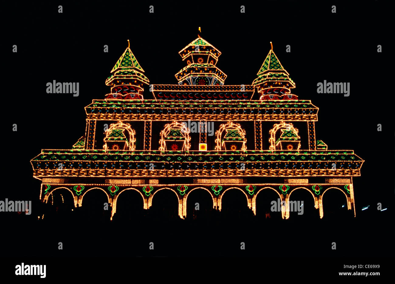 Illumination Vallanghy Nellikulangara Temple Bhagavathy ; Nenmara Vallanghy Vela ; Festival Vallangi Vela ; Nenmara ; Palakkad ; Kerala ; Inde ; Asie Banque D'Images