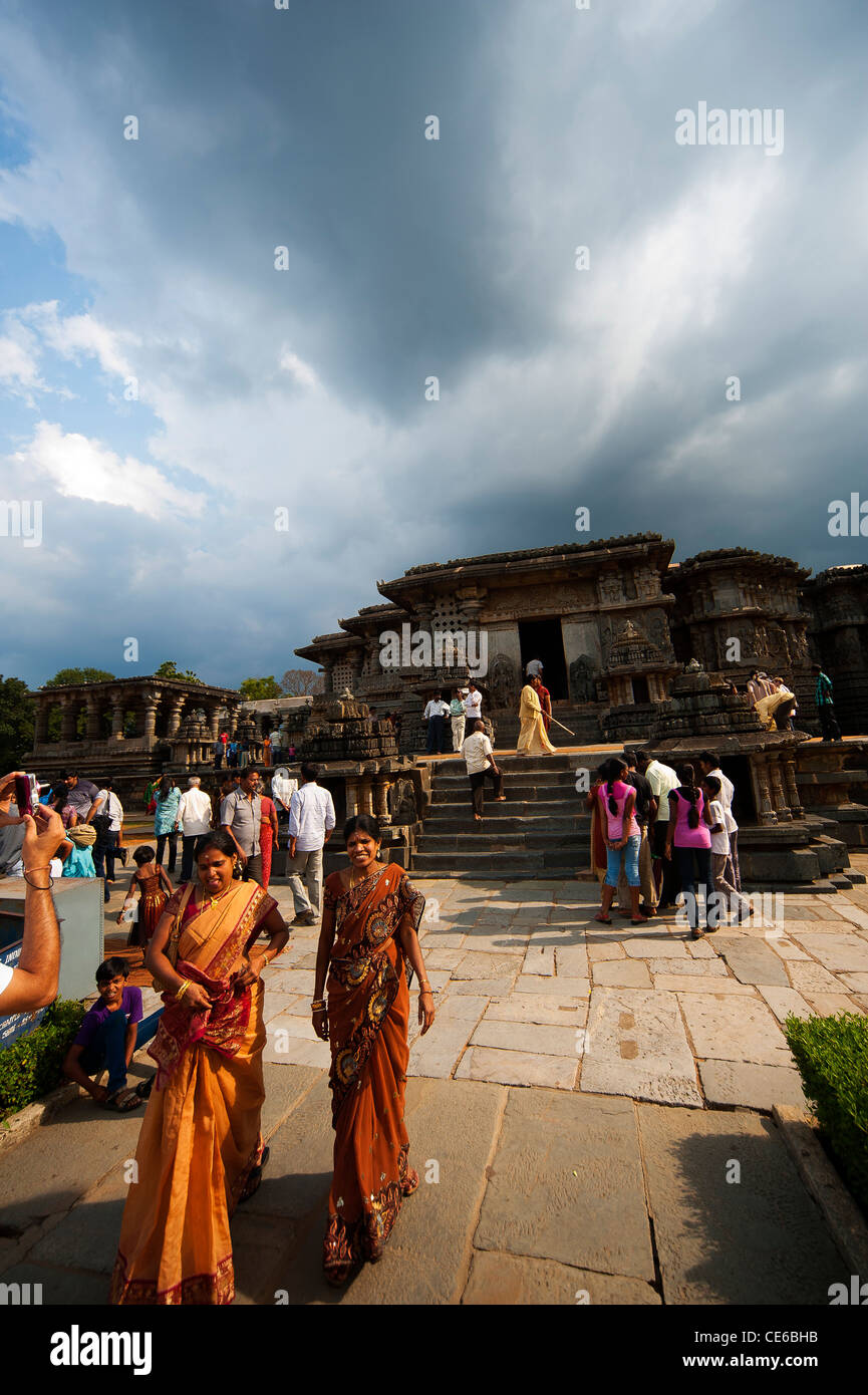 Hoysaleswara temple est un temple consacré à dieu hindou Shiva, Halebeedu, Karnataka, Inde. Banque D'Images