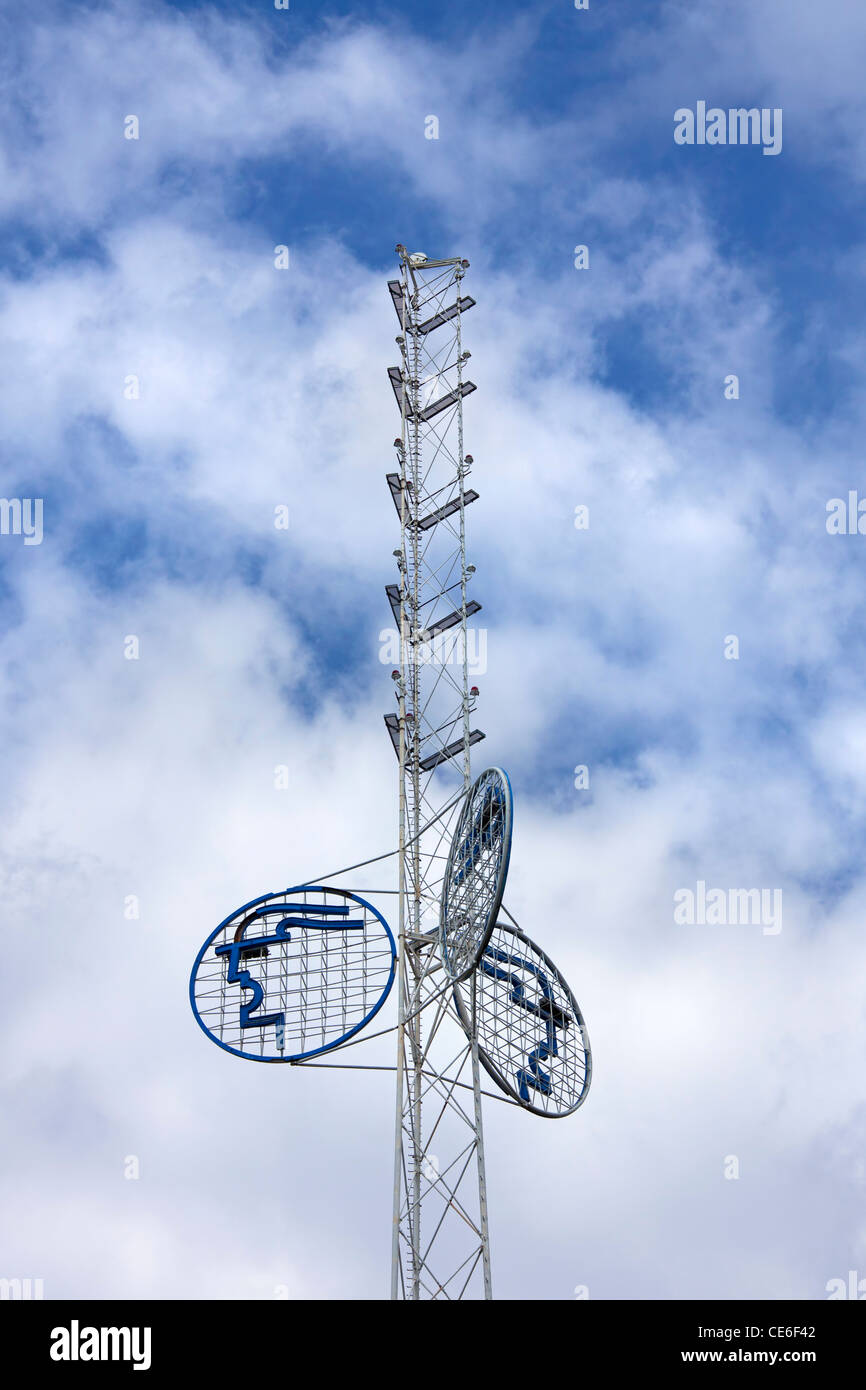 Avec le logo du mât à la foire de Hanovre, le plus grand salon industriel du monde, Basse-Saxe, Allemagne Banque D'Images
