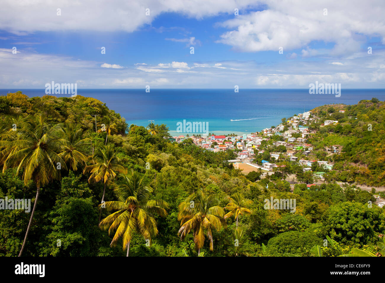 Vue sur Canaries sur l'île caribéenne de Sainte-Lucie, West Indies Banque D'Images