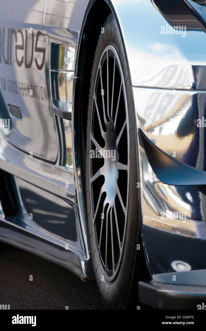 Mercedes-Benz SLS AMG GT3 par la Laureus chromé Banque D'Images