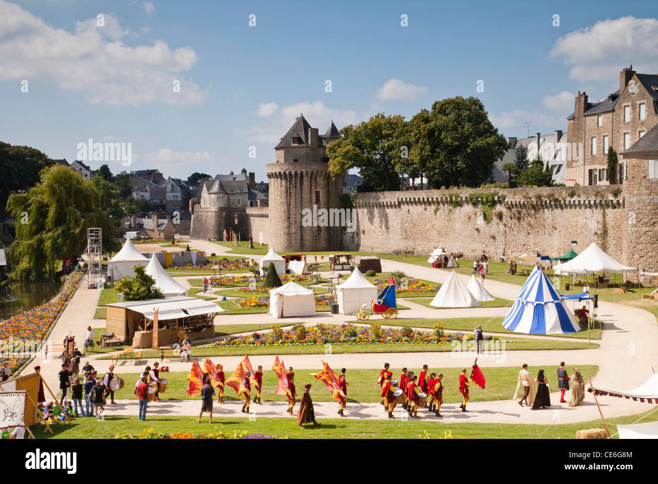 Festival d'été dans le parc du chateau à Vannes, Bretagne, France. Banque D'Images