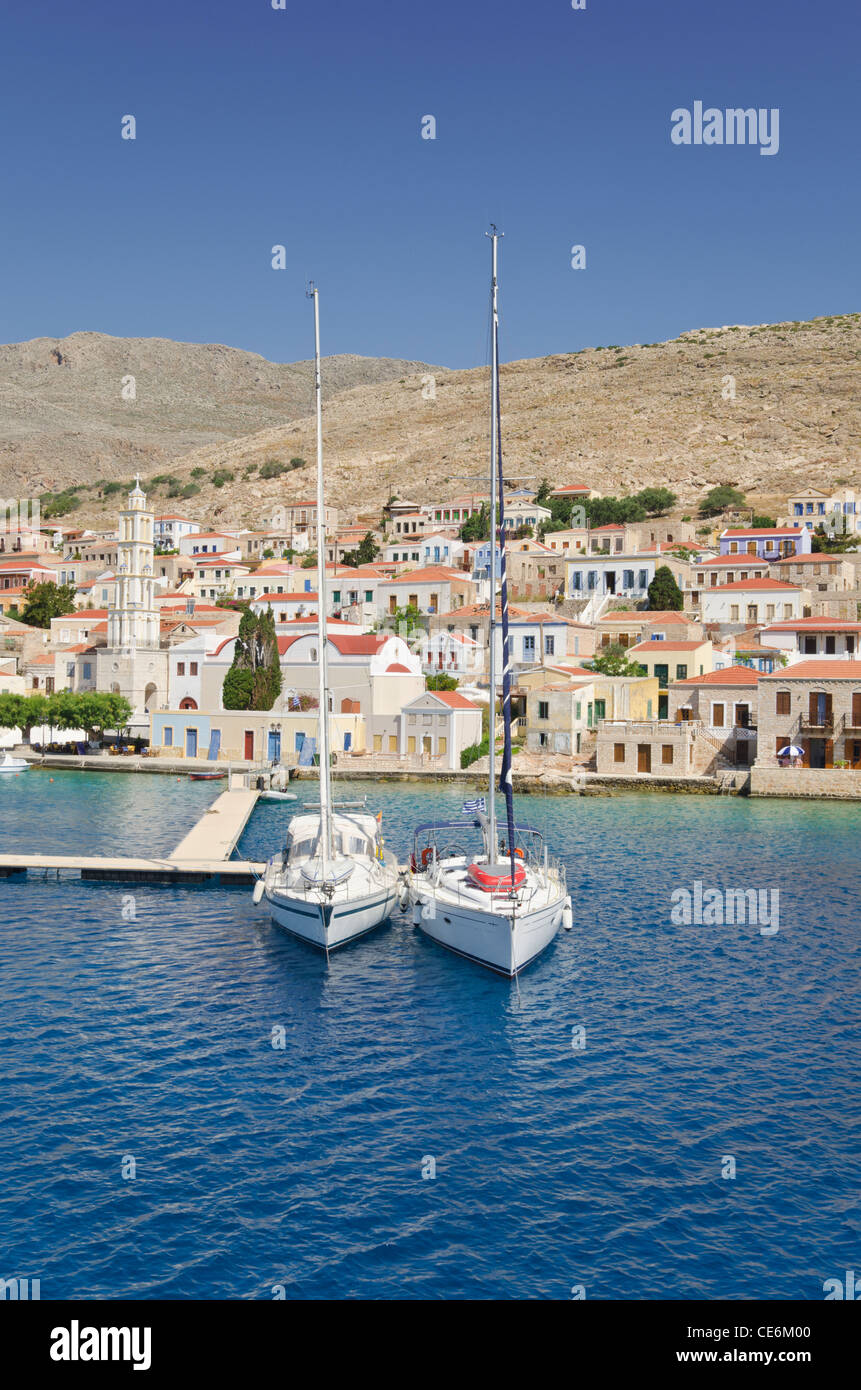 La ville de Port d'Emborios, l'île de Halki, Grèce Banque D'Images