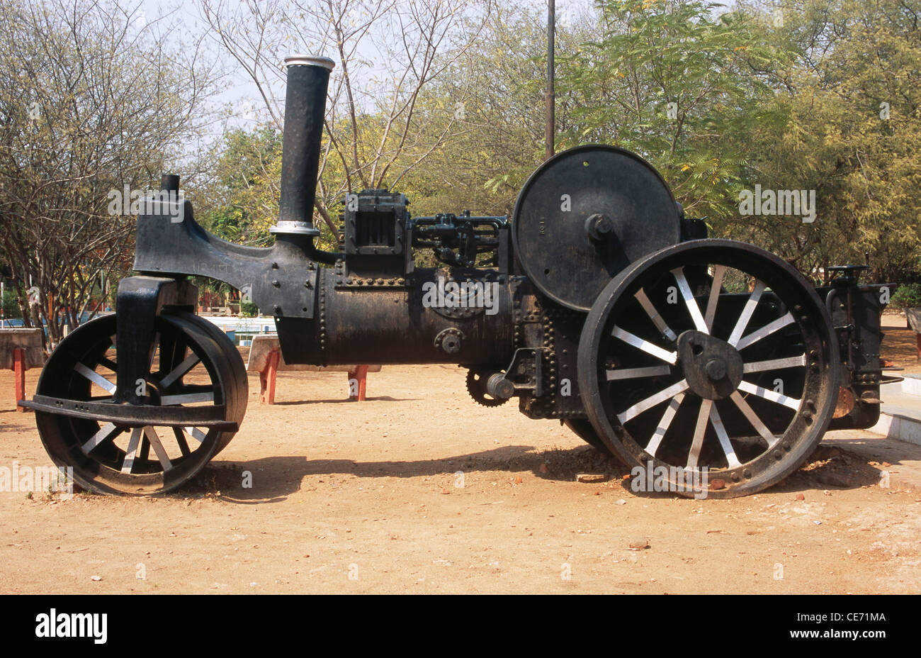 84200 : NMK ancienne machine à vapeur road roller ; laxmibai ; parc ; jhansi Uttar Pradesh en Inde ; Banque D'Images
