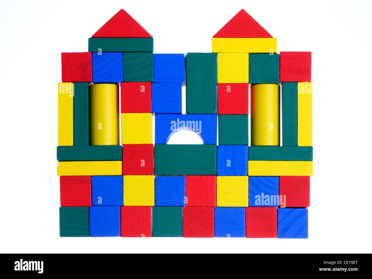 Image symbole. Vivant dans une ville, ville, village, le logement. Des blocs colorés, faits de bois. Les jouets. Banque D'Images