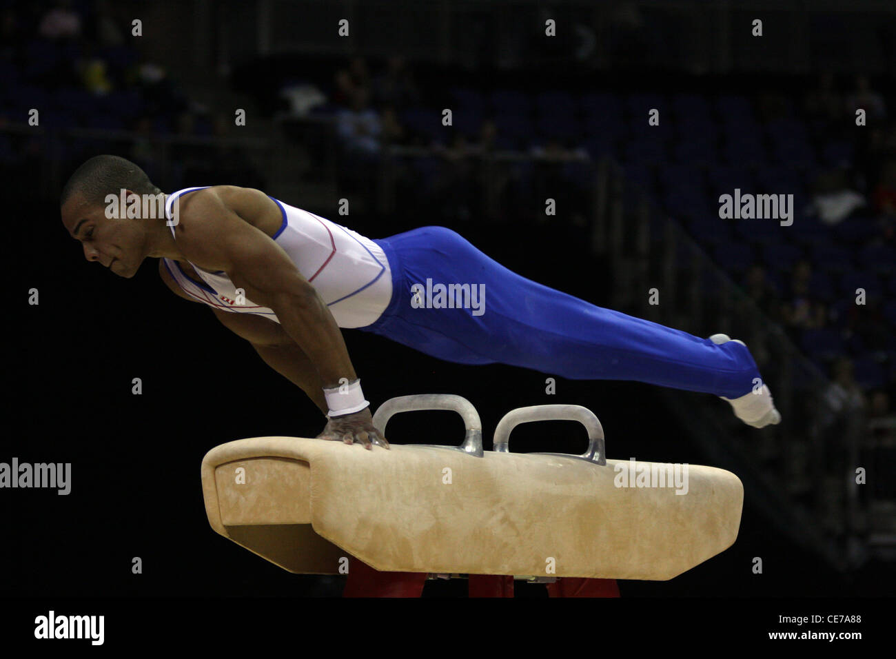 Luis Rivera de Porto Rico à la mens de la gymnastique, à la compétition de l'événement test 'London' Série prépare. Banque D'Images