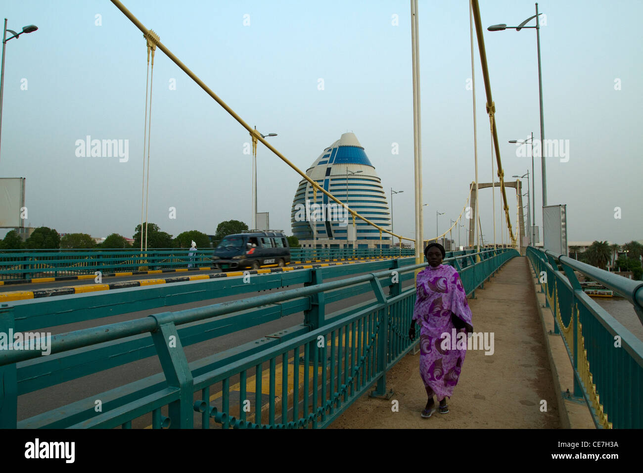 Hôtel Al-Fateh Boji et pont de la rivière du Nil Khartoum Soudan Banque D'Images