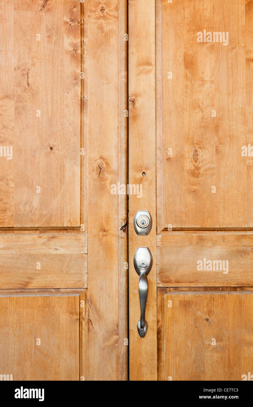 Porte en bois d'une maison à Phoenix, Arizona Banque D'Images