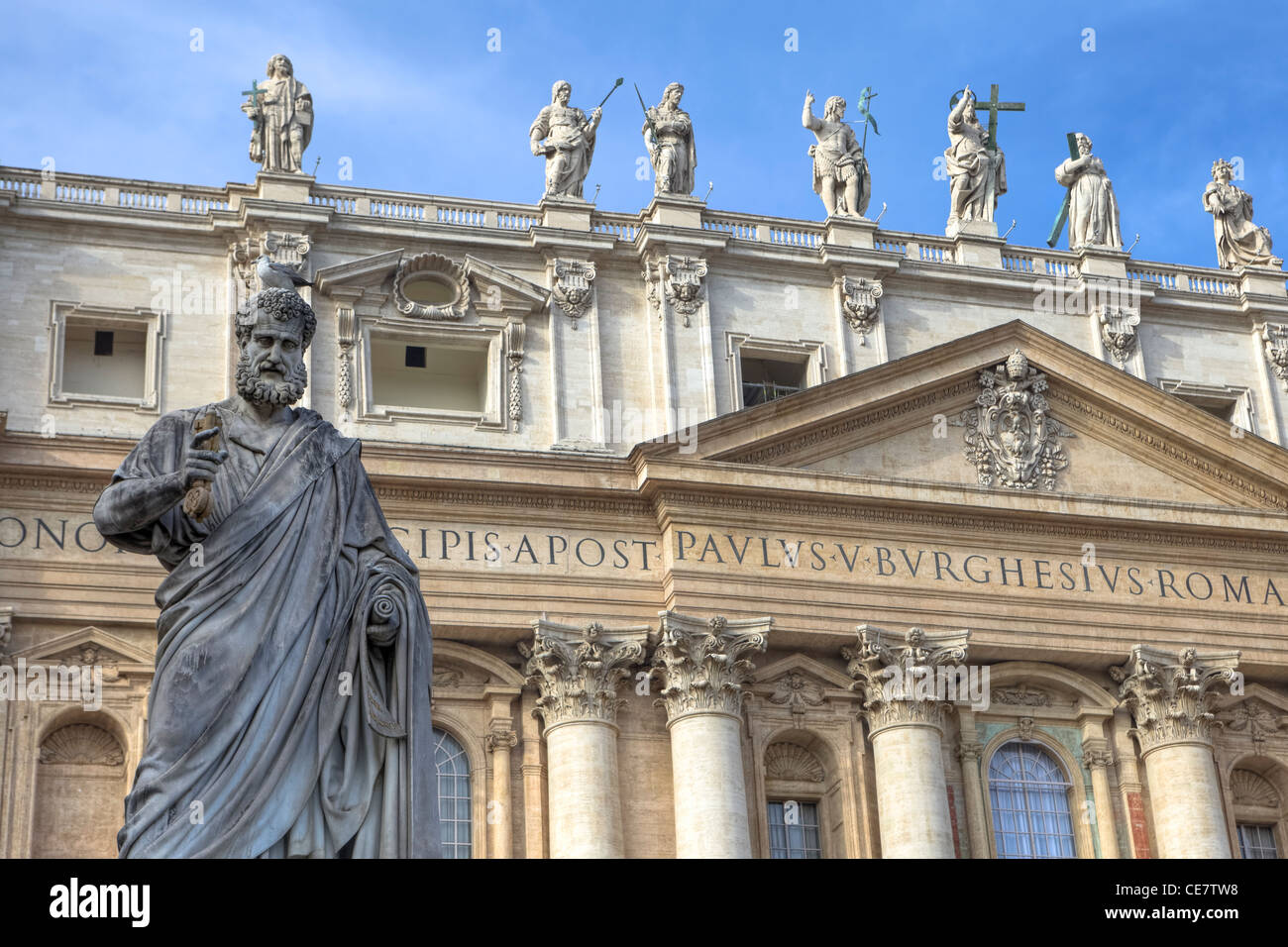 Façade de la Basilique Saint Pierre au Vatican. Banque D'Images