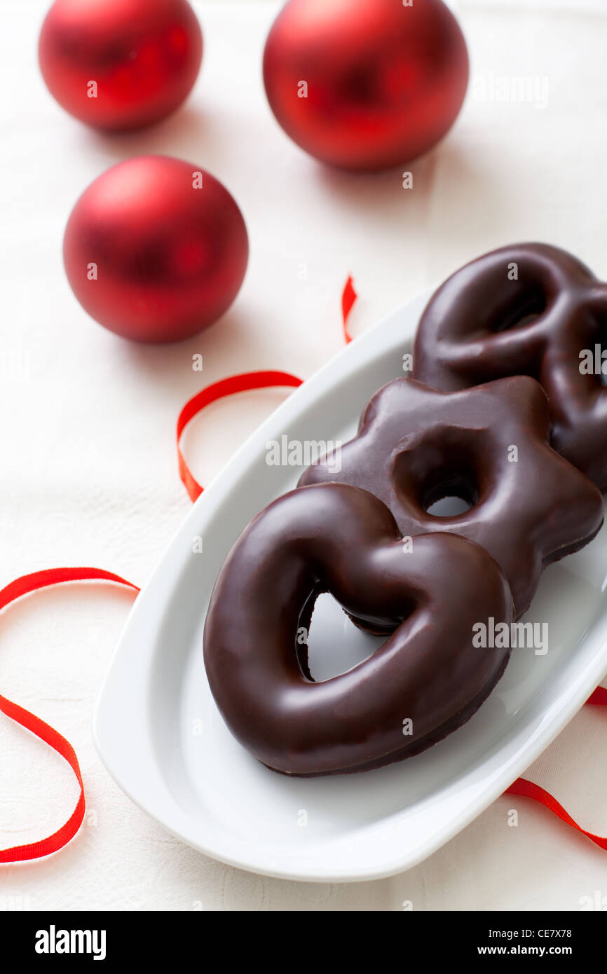 Lebkuchen Un Gateau De Noel Traditionnel Allemand Avec Des Boules Rouges Photo Stock Alamy