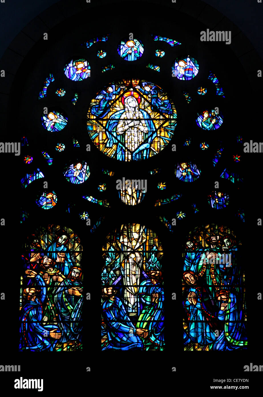 Vitraux dans la Cathédrale de St Vincent de Paul à Tunis Banque D'Images