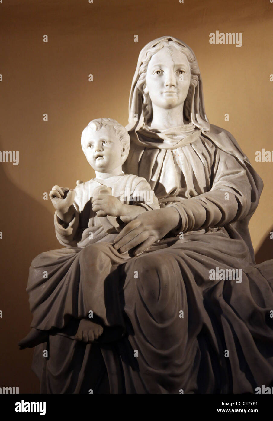 Vierge Marie avec l'enfant Jésus dans la Cathédrale de St Vincent de Paul à Tunis Banque D'Images