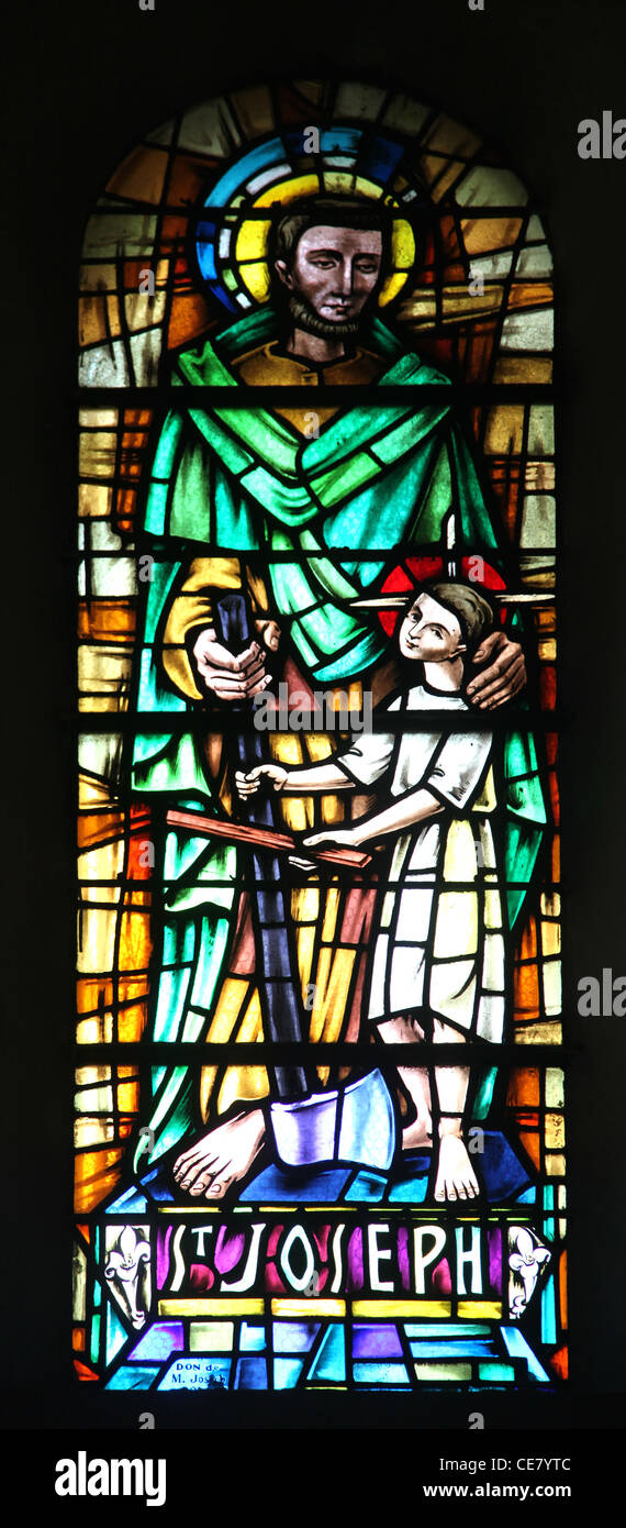Saint Joseph, le vitrail dans la Cathédrale de St Vincent de Paul à Tunis Banque D'Images