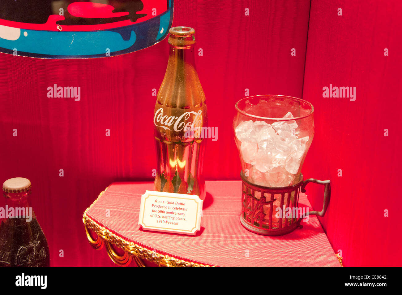 Vintage bouteille de Coca-Cola et de verre Banque D'Images