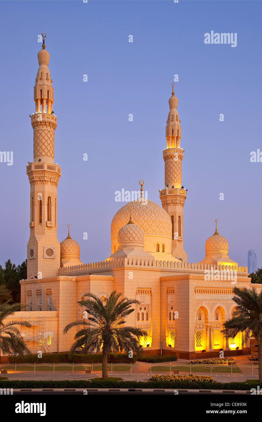 L'Asie, Arabie, Dubai, Dubaï l'émirat, La Mosquée de Jumeirah at Dusk Banque D'Images