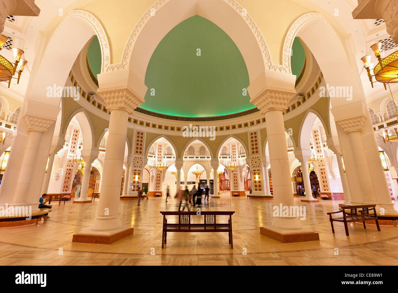 Souk de l'intérieur de Dubaï Mall, le plus grand centre commercial du monde Banque D'Images