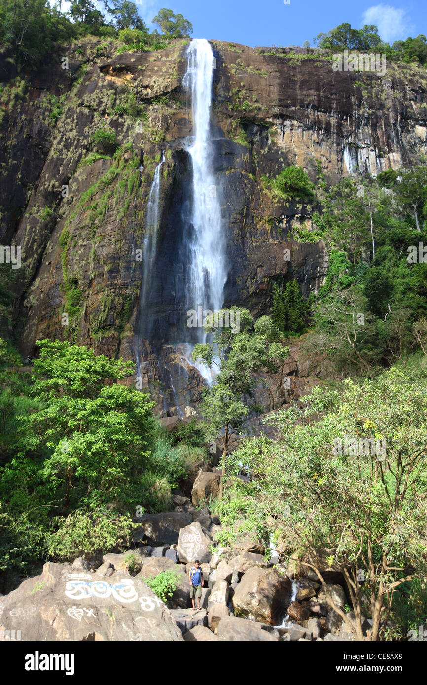 Sri Lanka, Province de Liège, Diyaluma Falls, Haputale, cascade nature vert Banque D'Images
