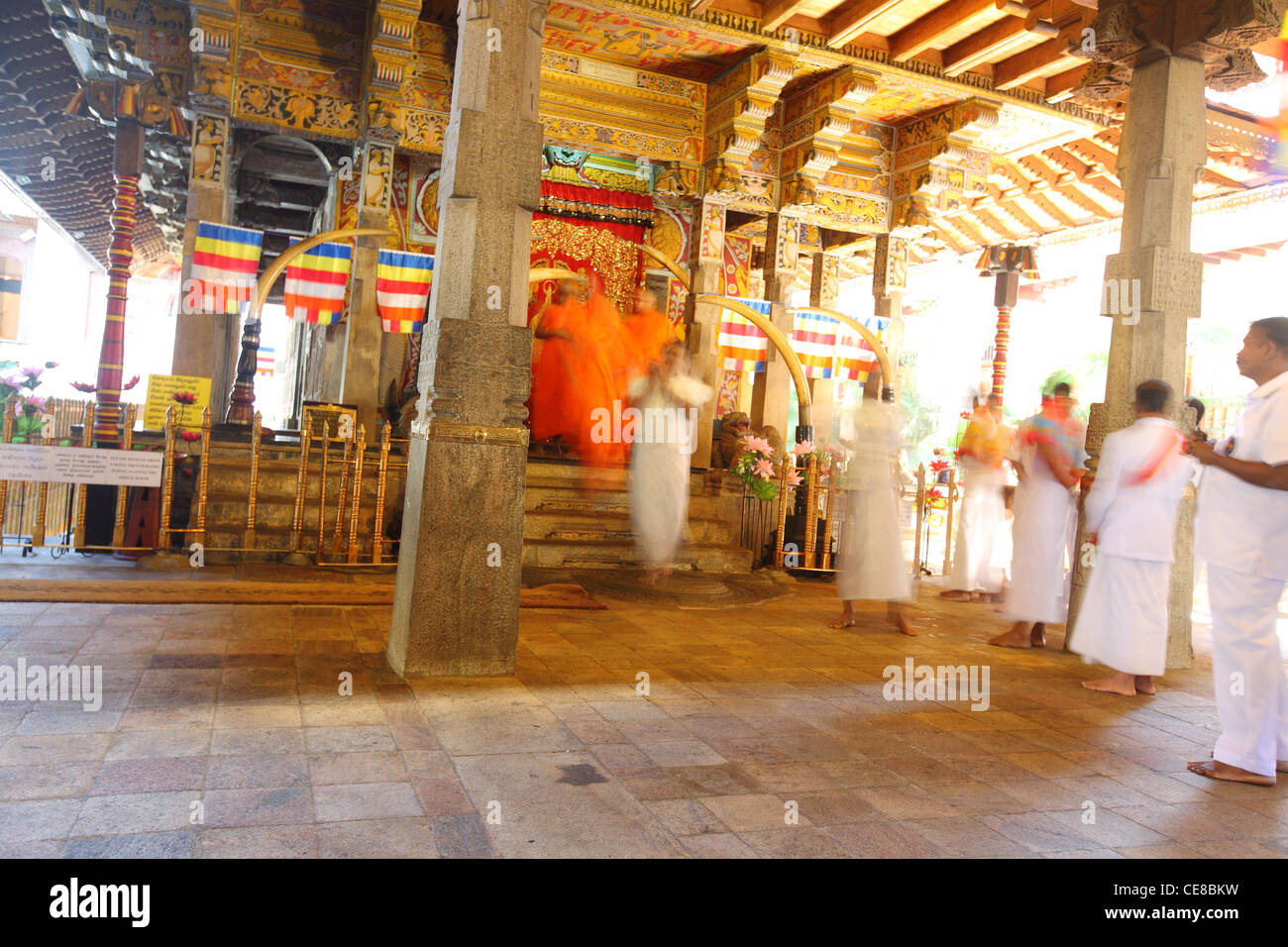 Sri Lanka, Province, Kandy, Temple de la dent, temple, dent, l'intérieur, priant de culte Banque D'Images