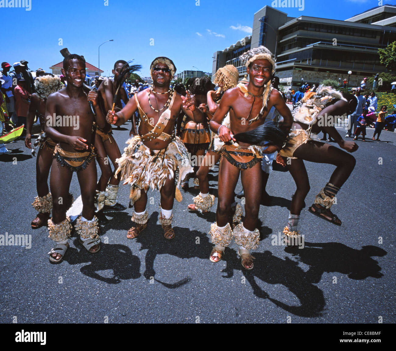 Kaapse Klopse Zulu Dancers, Carnaval (Carnival ménestrels) Cape Town, Afrique du Sud Banque D'Images