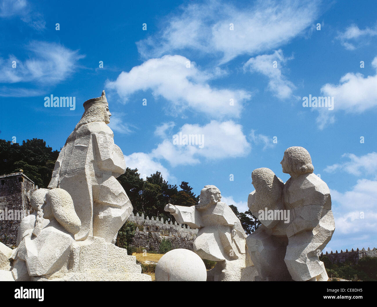 Rencontre de deux mondes. Monument en 1993, Picallo Magin. Baiona. La Galice. L'Espagne. Banque D'Images