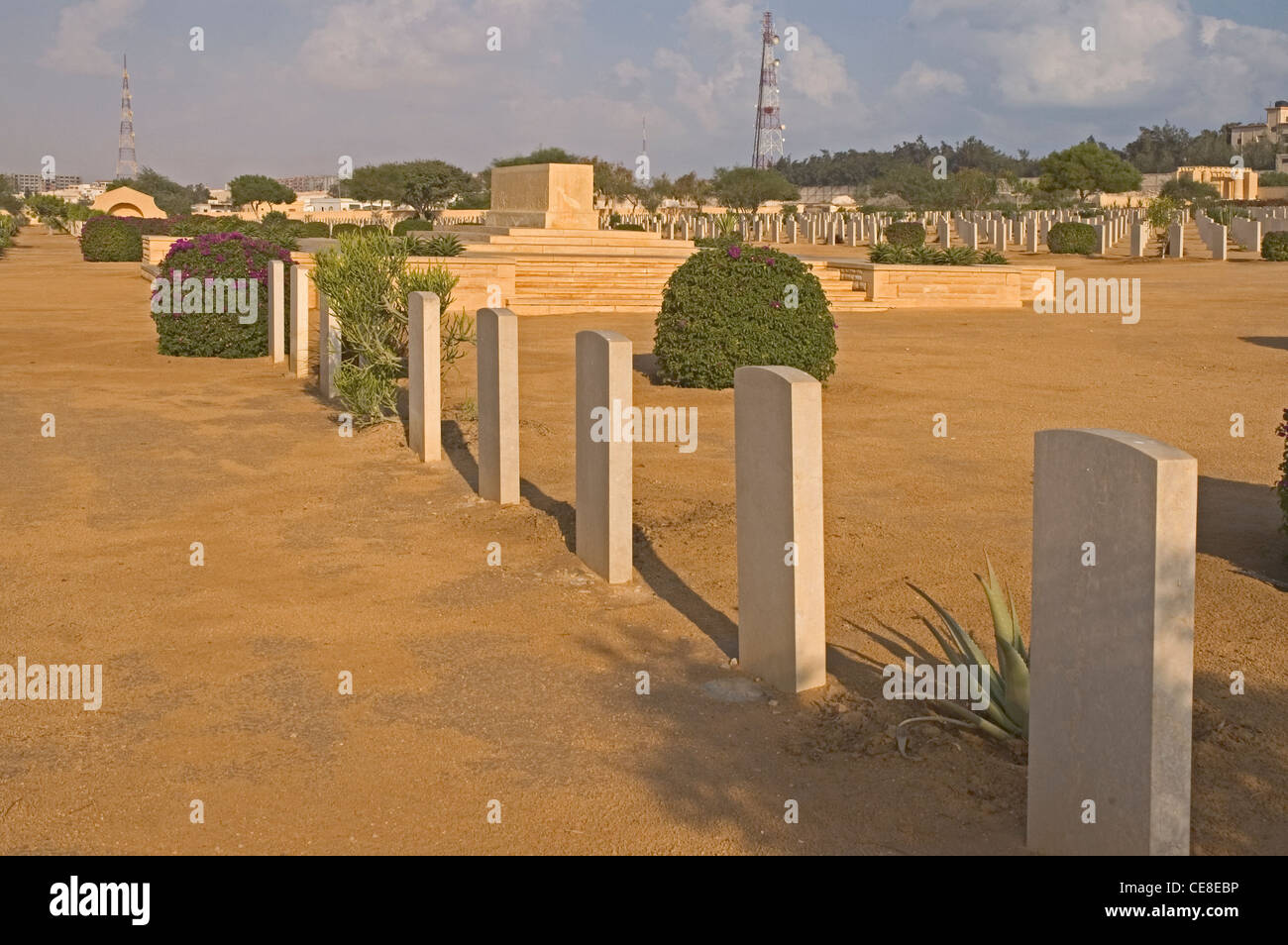 L'AFRIQUE DU NORD, Egypte, El Alamein, vue de pierres tombales du Cimetière militaire Banque D'Images