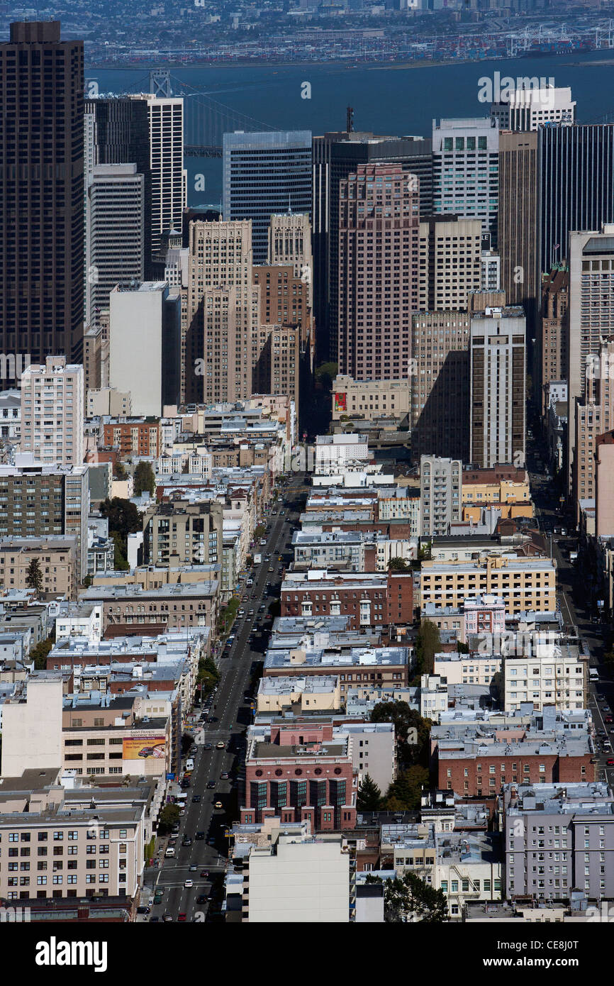 Photographie aérienne vers le bas Bush Street vers le centre financier San Francisco California Banque D'Images