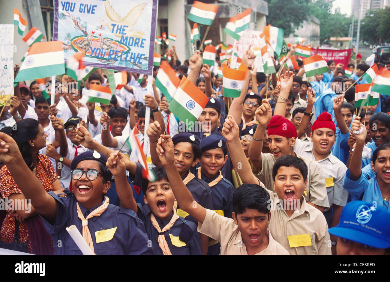 Enfants célébrant le jour de l'indépendance ; bombay ; mumbai ; maharashtra ; inde ; asie Banque D'Images