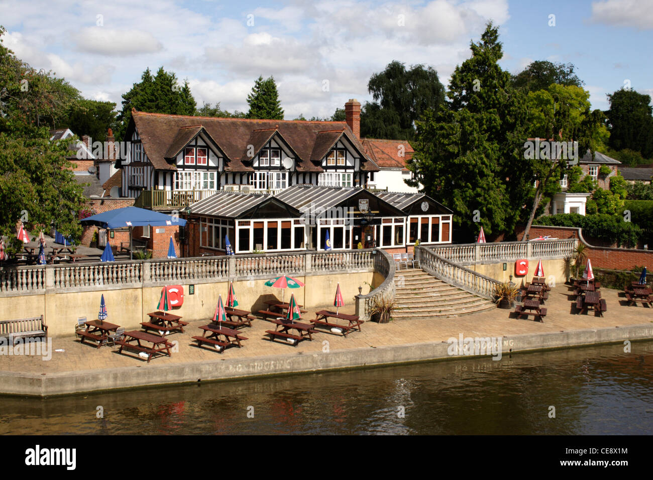 Le Boathouse pub sur la Tamise à Wallingford Oxfordshire Banque D'Images