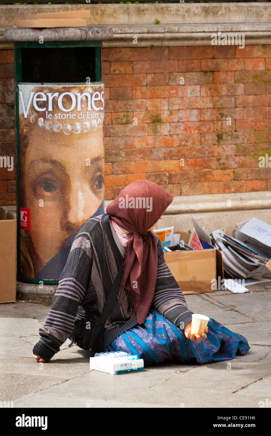 Mendiant de la rue, la Place Saint-Marc, Venise, Italie Banque D'Images