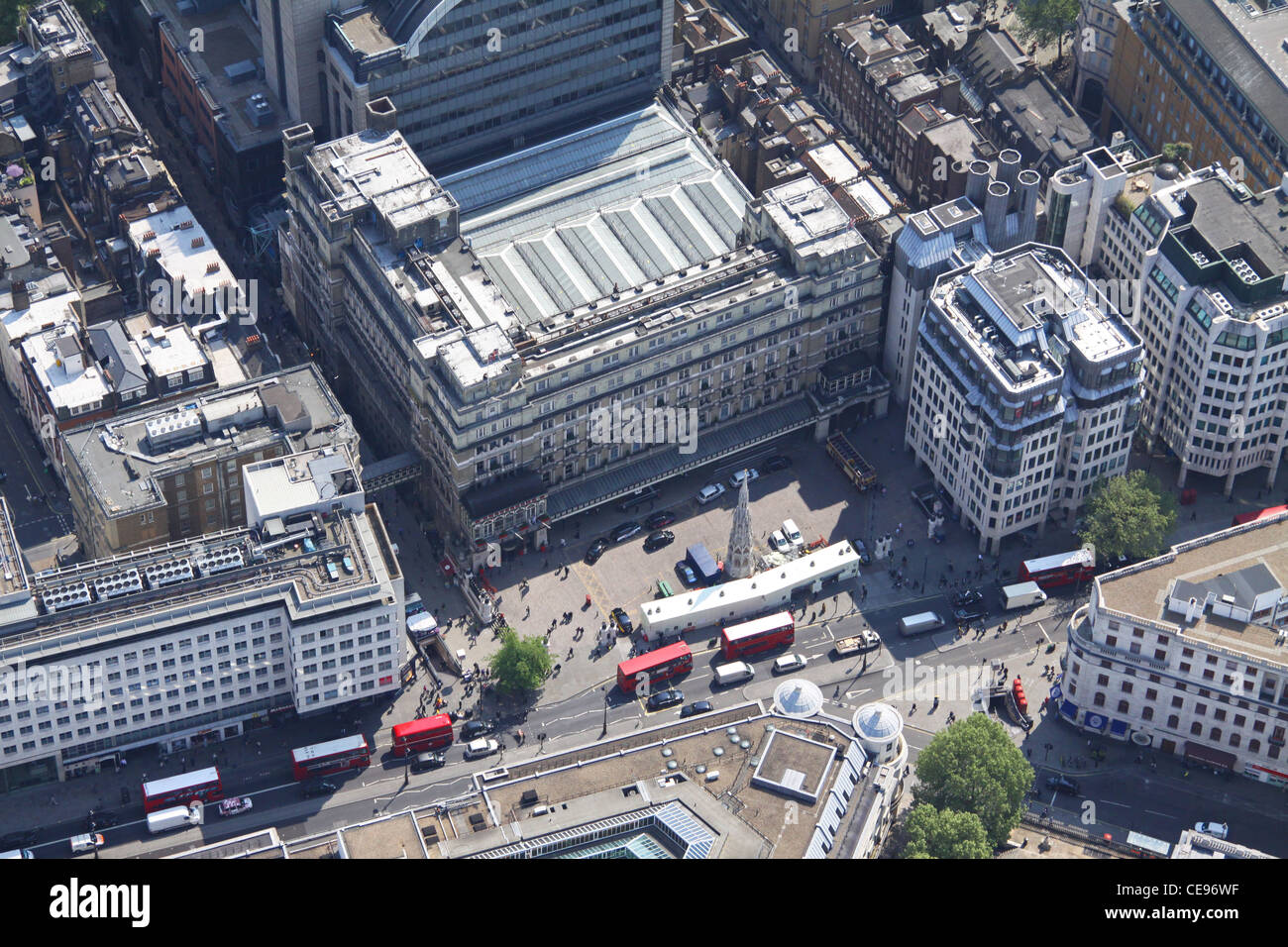 Image aérienne de la gare de Charing Cross façade sur le Strand, London WC2 Banque D'Images