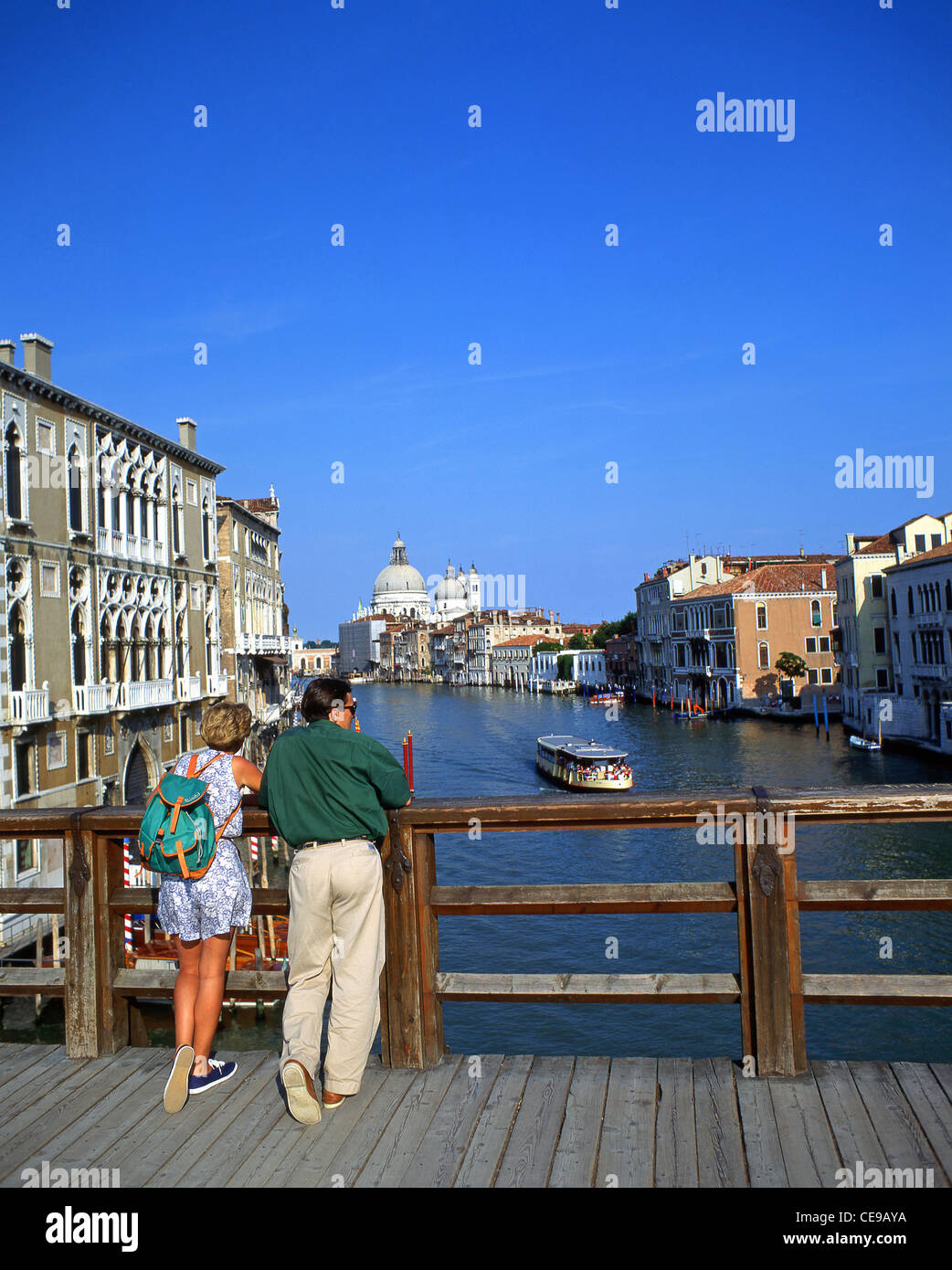 Grand Canal du Ponte dell'Accademia, Venise, Venise, Vénétie, province de l'Italie Banque D'Images